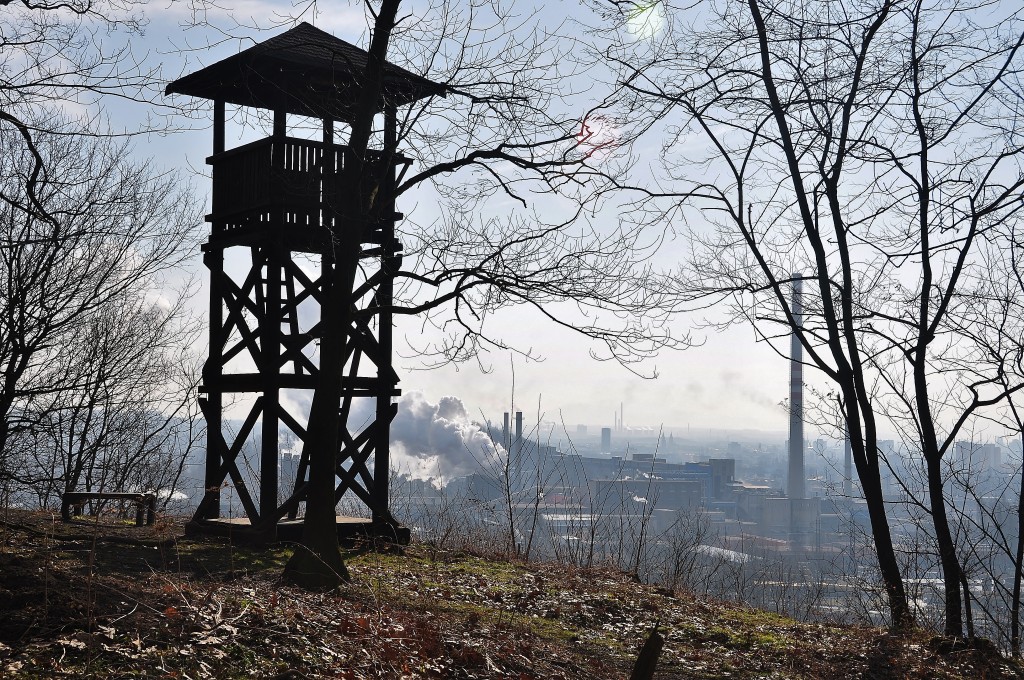 Na ostrohu nad soutokem Odry a Ostravice nežili jen lovci mamutů. Z tohoto místa střežili staří Slované Jantarovou kupeckou stezku. Vedla z Baltu až ke Středozemnímu moři