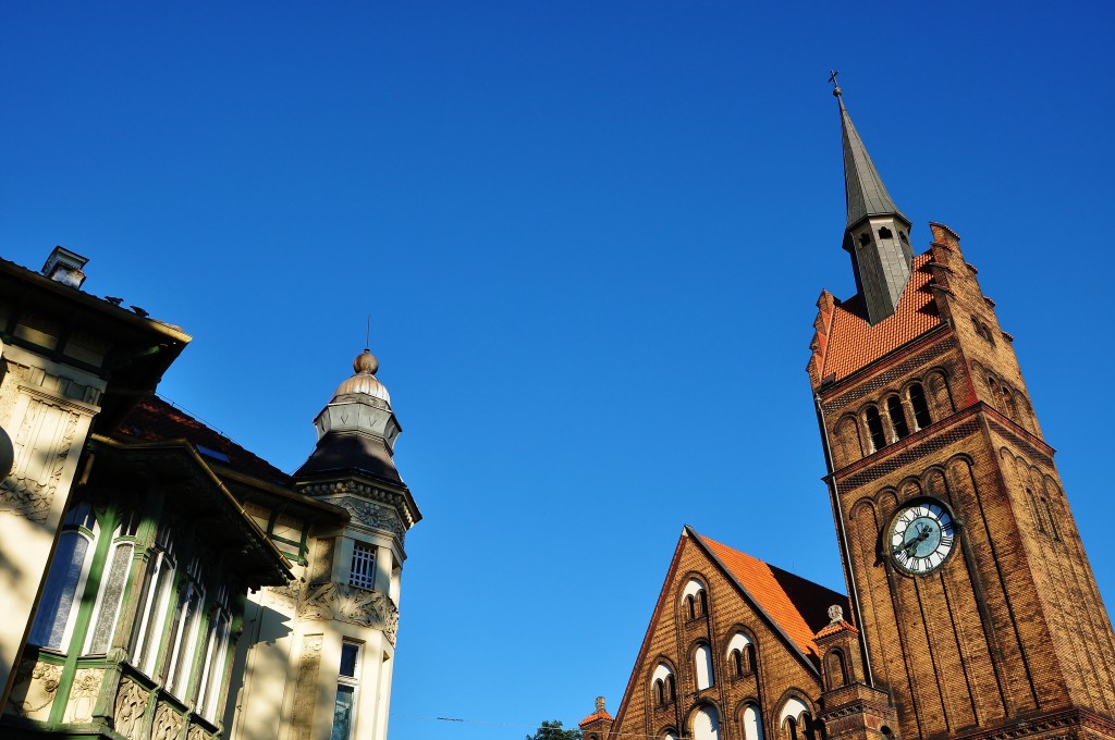 Evangelický kostel a perla secesní architektury - Eisnerova vila.