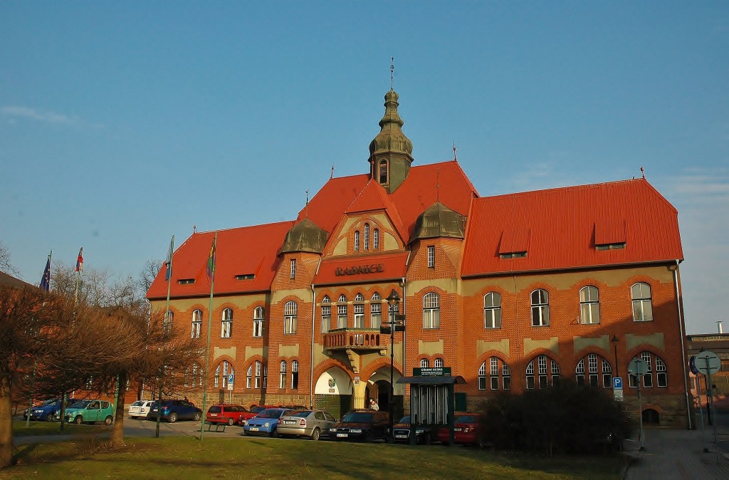 Stará radnice ve Vítkovicích - jako vše ostatní je také z červených cihel.