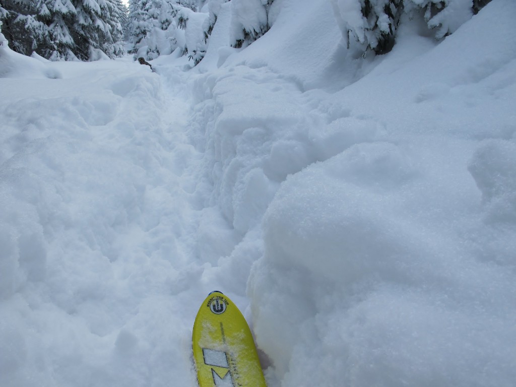 Díky skialpinistickým lyžím projdete terénem, kde se jinak v zimě chodit skoro nedá.