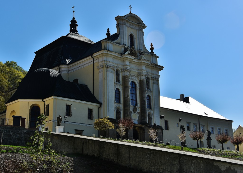 Impozantní kostel Nejsvětější trojice.