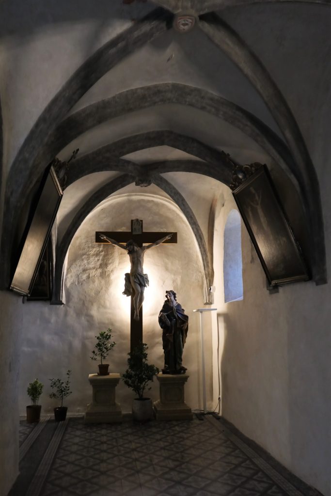 Zákoutí gotické křížové chodby